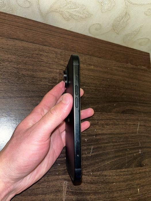 Продам Iphone 15