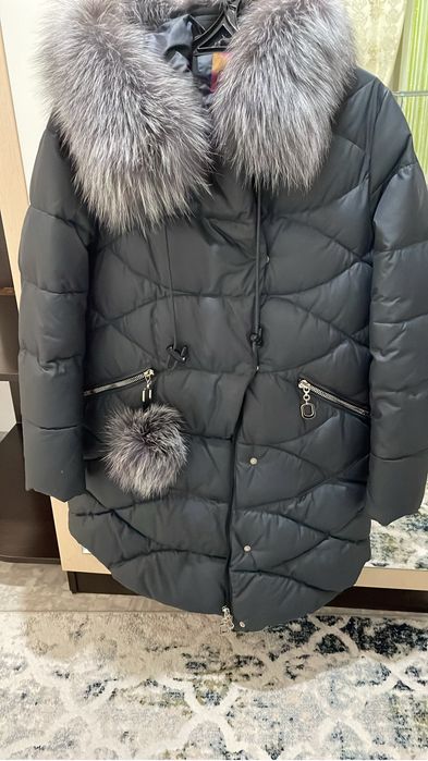 Продам пуховик новый размер 40