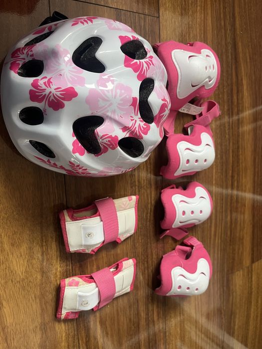 Комплект ролкови кънки и протектори