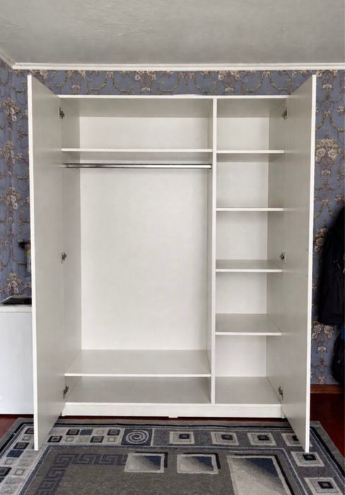 Срочно продам шкаф