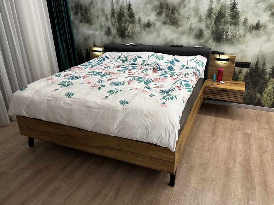 Pat cu somiera si noptiere cu limini led fara saltea si comoda