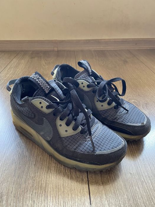 Маратонки Nike.