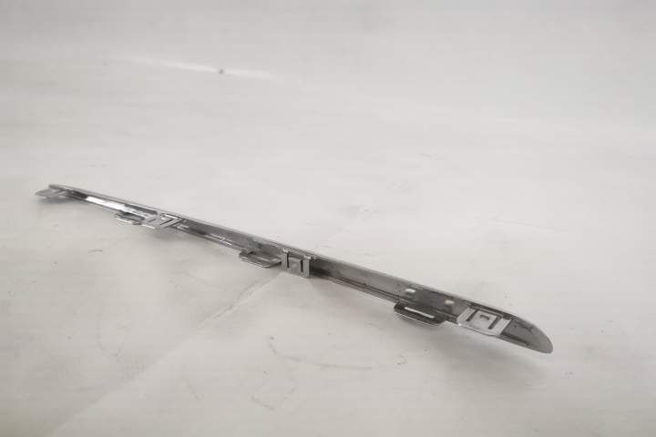 Тример Централна Решетка Ляв Оригинален В Добро Състояние Мерцедес-Бен