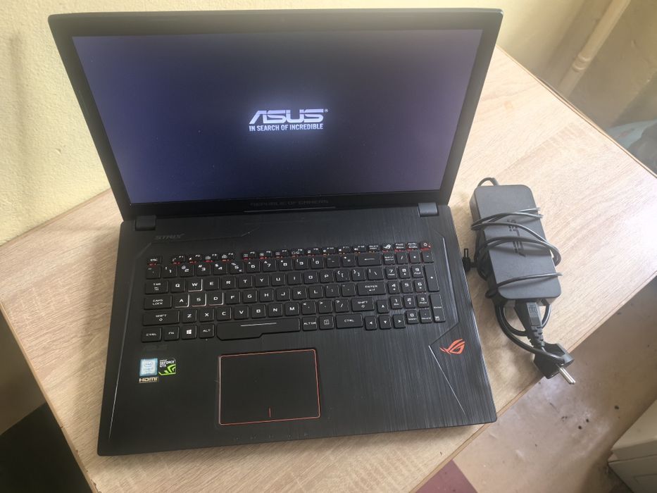 Leptop Asus model:GL 753V i7 7700HQ 17,3 ing 16gr