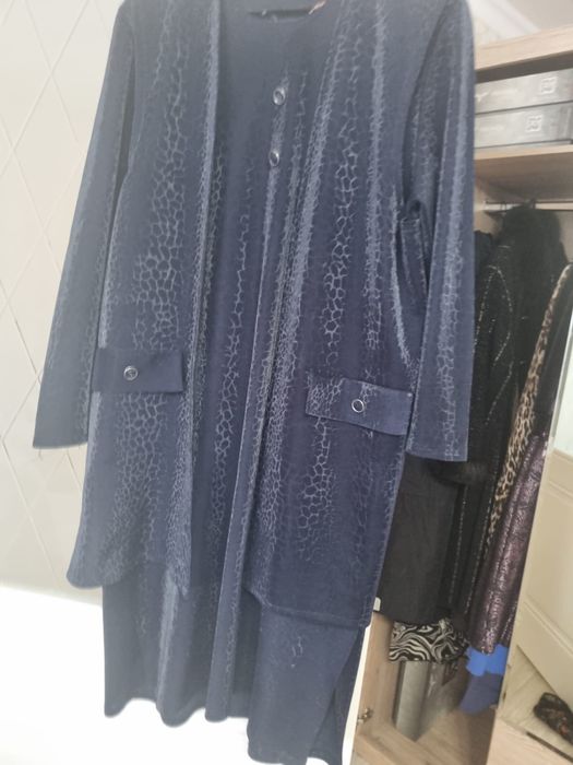 Продам женский костюм