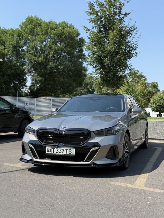 BMW i5 35l sotiladi