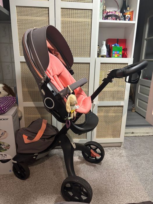 Stokke Xplory V5 Athleisure Coral Black (limited edition)