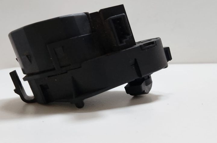 Motoras Behr clapeta aeroterma 6902854 BMW Seria 3 E46