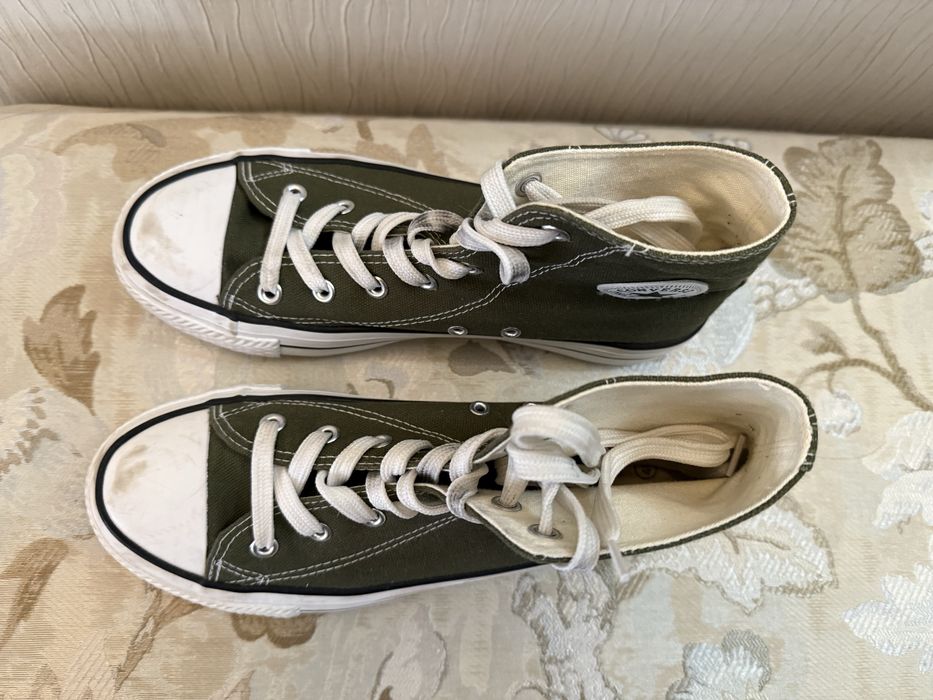 Продам конверсы