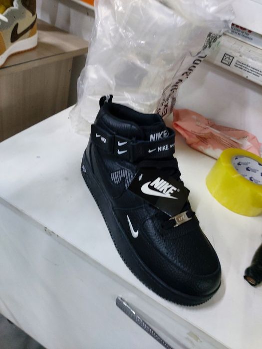 Кроссовки  размеры есть