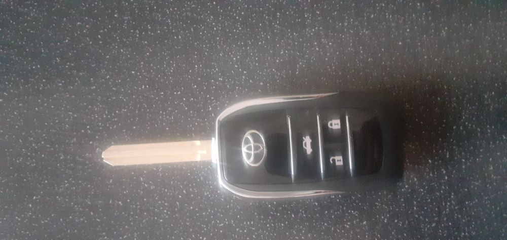 Тойота ключ выкидной