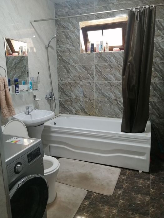 Продам 2 ком Юнусабад 18 квартал кирпич
