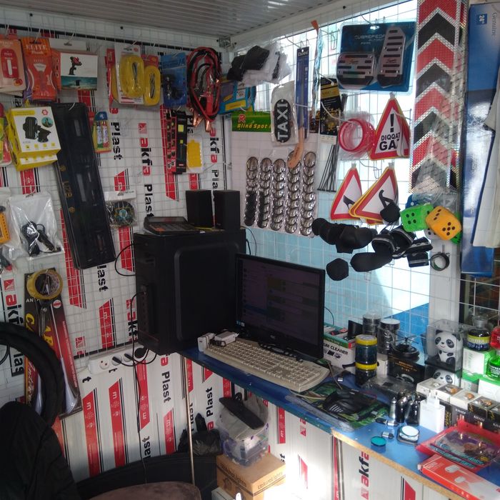 Tayyor  avto aksesuarlar biznesi sotiladi