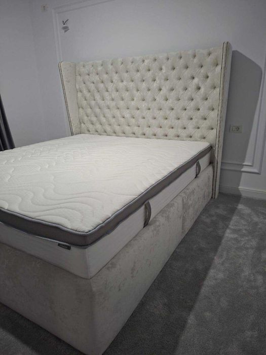 PAT CHESTERFIELD tapitat, la comanda