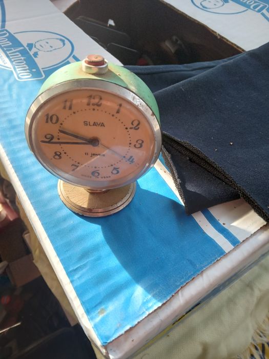 Стар часовник без забележки