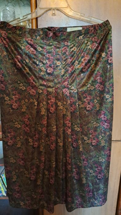 Продам женский костюм