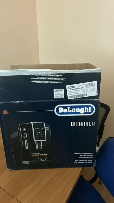 автоматичен кафеавтомат De'Longhi Dinamica ECAM 350.15.B в черен цвят.Основни характеристикиМощност: 1450 WНалягане на помпата: 15 бара