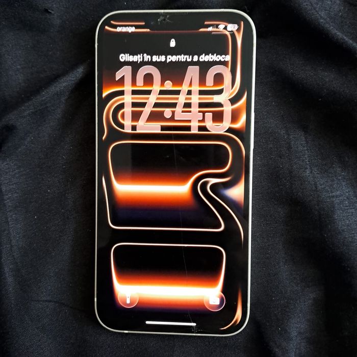 vand iphone 13 impecabil