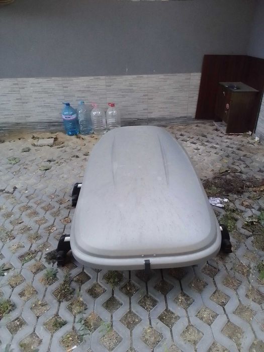 за кола  напречни греди заБагажна кутия.