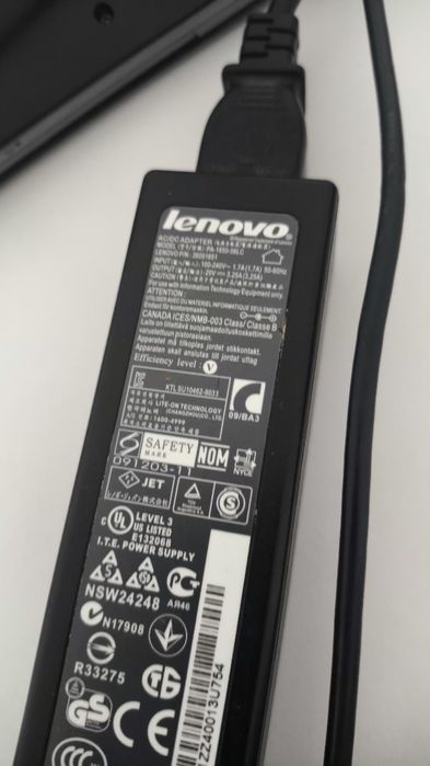 Ноутбук Lenovo сатылады