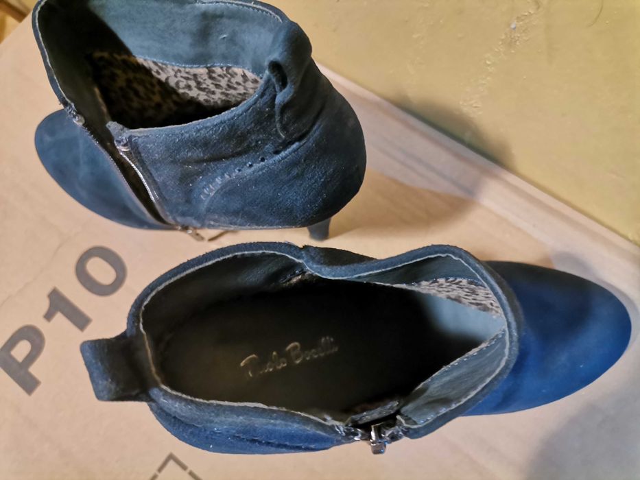 Два чифта дамски официални обувки