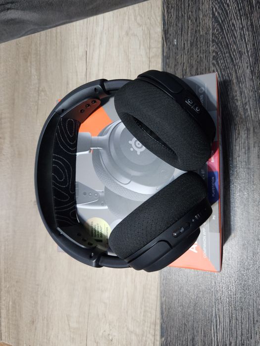 SteelSeries - Arctis Nova 5