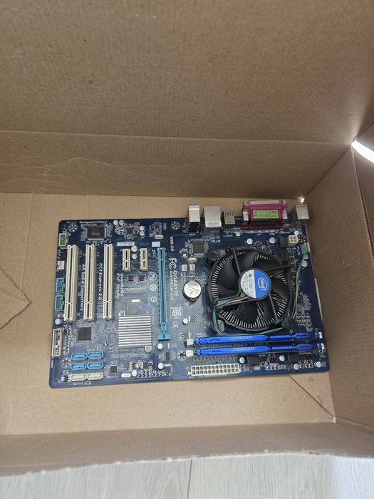 Kit Gigabyte GA-P61A-D3 LGA1155 + CPU Intel + 8GB HyperX Fury DDR3 1600MHz
Descriere