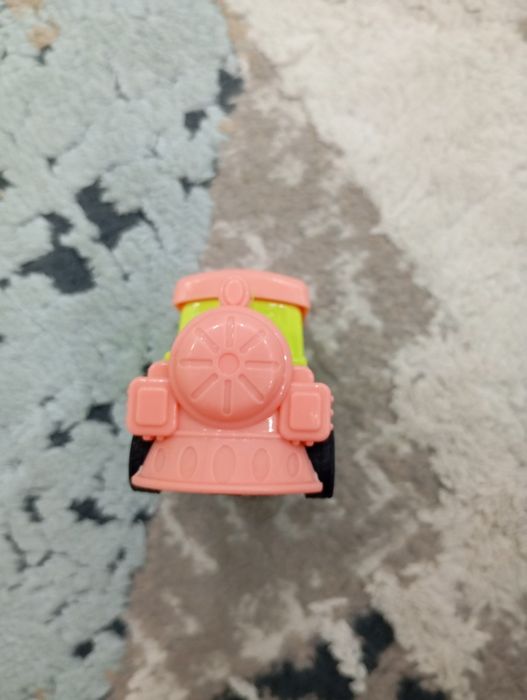 Игрушечная машинка даю даром