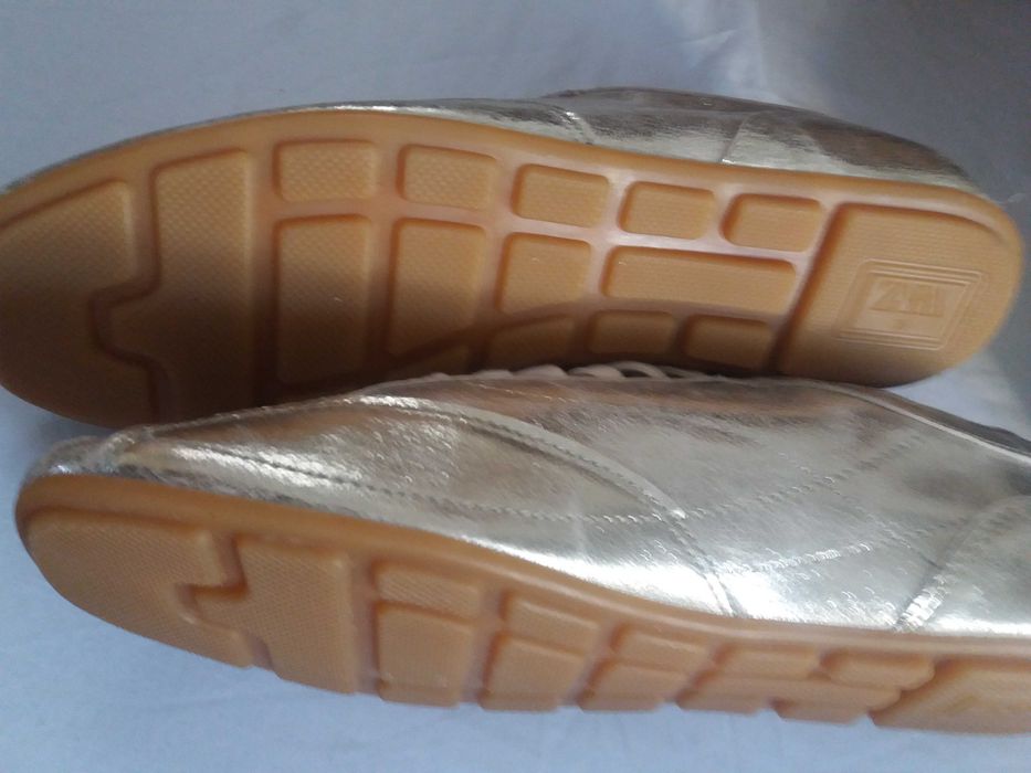 Нови спортни  ZARА обувки   39 номер