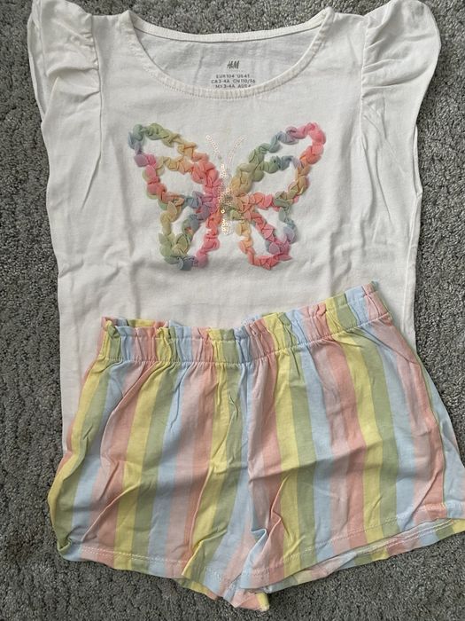 Set vara fetite H&M, marimea 104 .