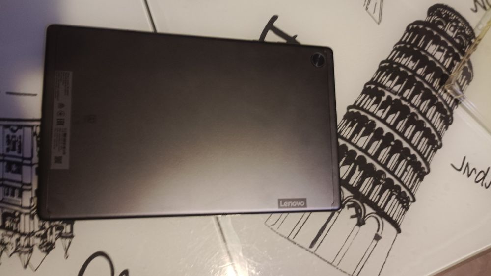 Продам планшет Lenovo tab M10 FHD PLUS