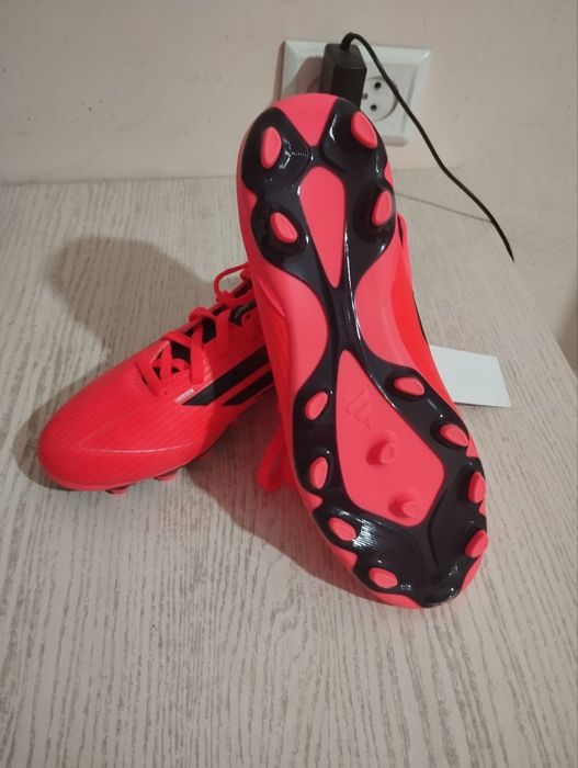 Бутцы adidas F50