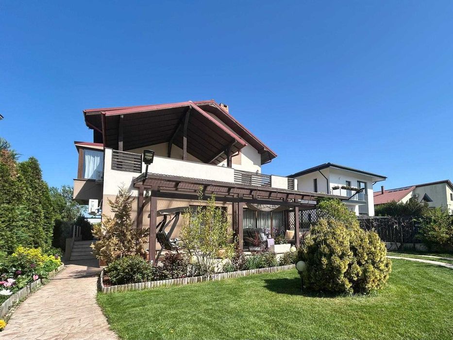 Vila Premium  P+1+M in Odaile/Otopeni - 365 mp suprafata utila, 900 mp teren,  8 camere, 4 bai