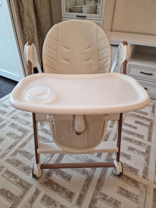 Продам столик для кормления компании HB