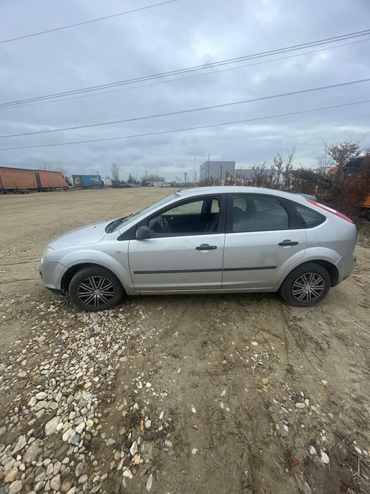 Bara fata capota trager far grila usa haion Ford Focus