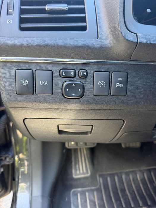 Toyota Avensis T180