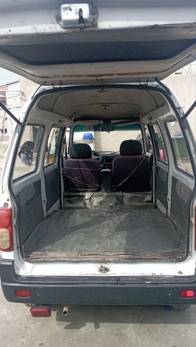 2009 yil. Praberg 275ming.Kraska 2-3 joyida bor.Narxi 45mln