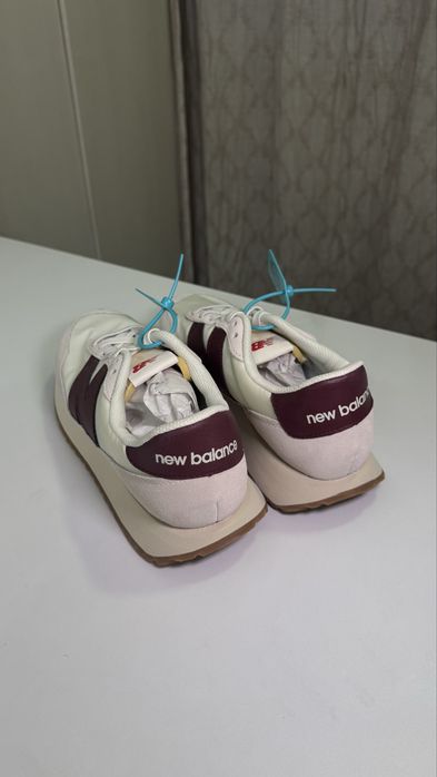 New Balance NB 237