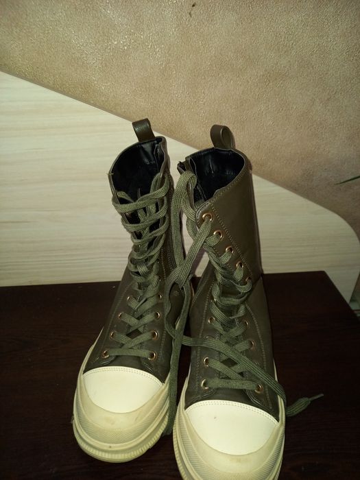 Дамски спортни обувки 37номер 40лв,Дамски кубинки 37номер