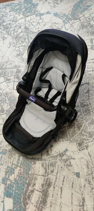 Продается коляска Chicco