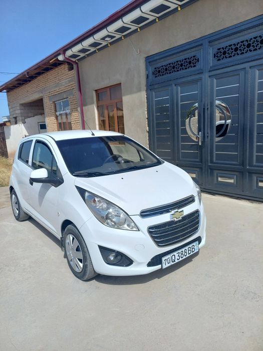 Spark avtomobili sotiladi