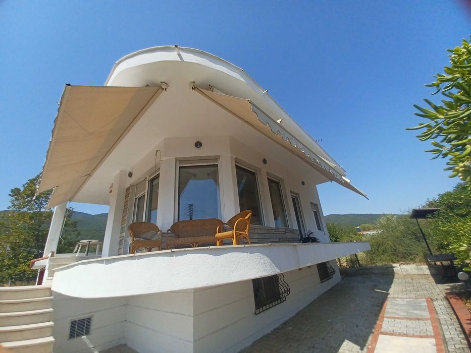 Продава къща 160 м2 с двор 300 м2 в Аспровалта, Гърция