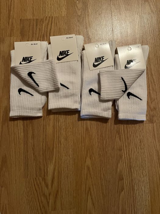 Sosete nike lungi albe