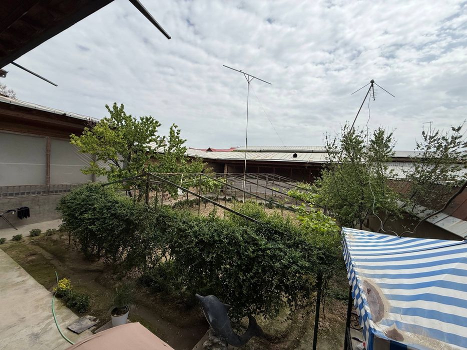 Nazarbekda uchaska, uy srochna sotiladi.