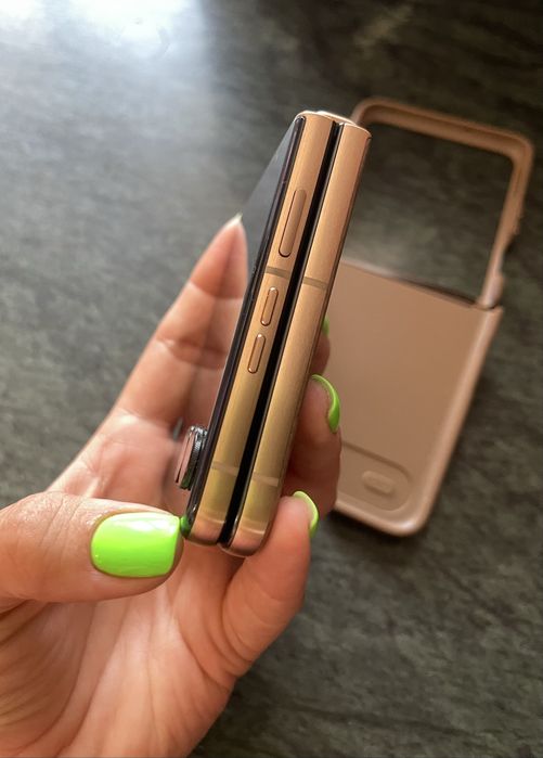 Motorola razr 60 ultra  NOU