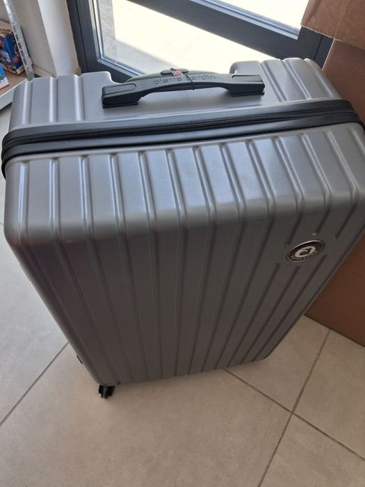 Голям куфар -сив