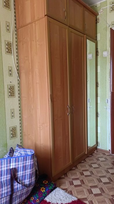 Продам шкаф с комодом