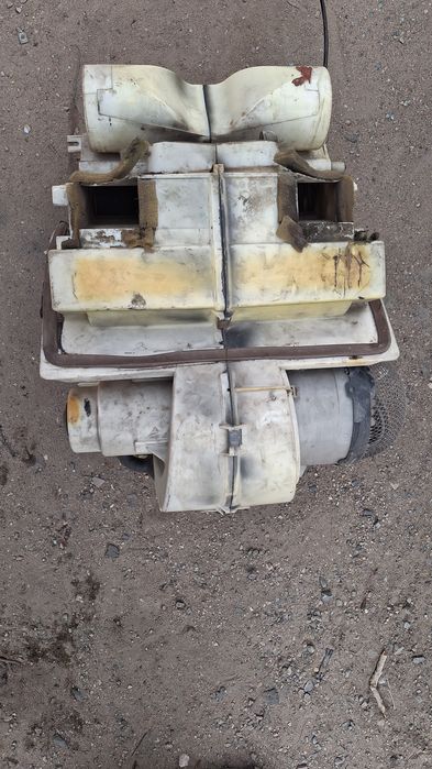 Ауди 100. С3 по запчастям