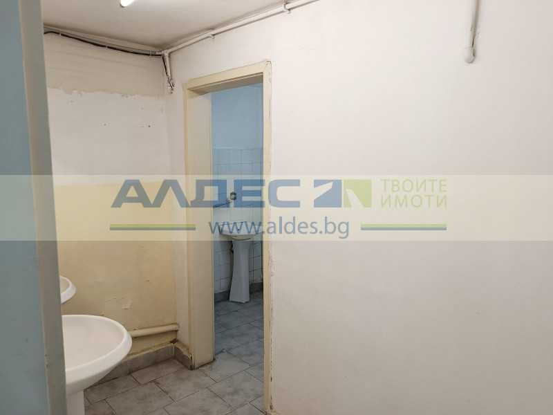 Дава се под наем Офис в София, Хладилника - 250 кв.м за 1895.16 € - Снимка #16