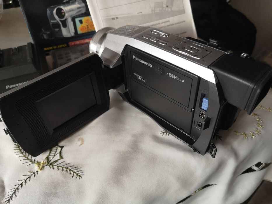 Видео камери MiniDV и VHS C